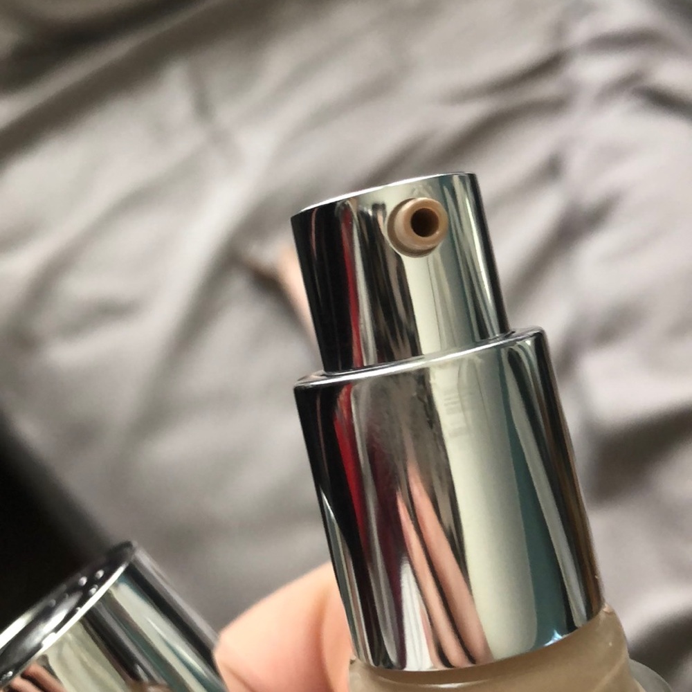 Becca Ultimate coverage Foundations - Picture 4 of 4